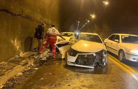 در 2 تصادف جاده ای در شرق و غرب کشور 17 نفر مجروح شدند