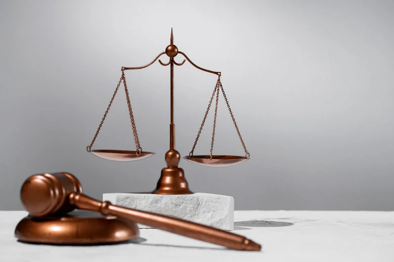 بدون حکم دادگاه مستأجر را بیرون می کنید؟ مراقب این دام قانونی باشید!